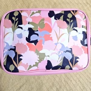 NWT Tahari Floral Travel Bag